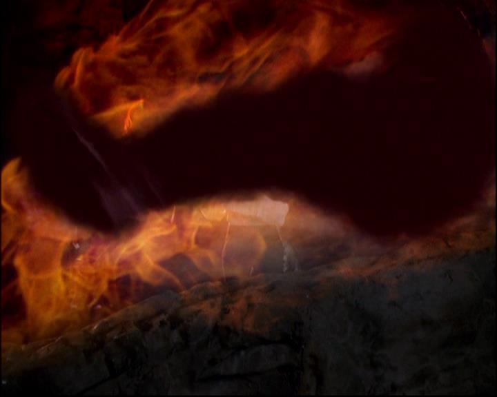 Charmed-Online-dot-818TheTornIdentity1886.jpg Charmed-Online-dot-818TheTornIdentity1886.jpg