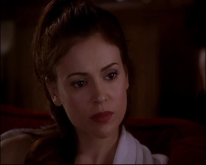 Charmed-Online-dot-818TheTornIdentity2097.jpg Charmed-Online-dot-818TheTornIdentity2097.jpg