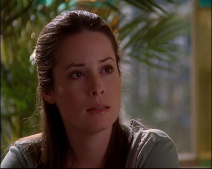 Charmed-Online-dot-818TheTornIdentity2155.jpg Charmed-Online-dot-818TheTornIdentity2155.jpg