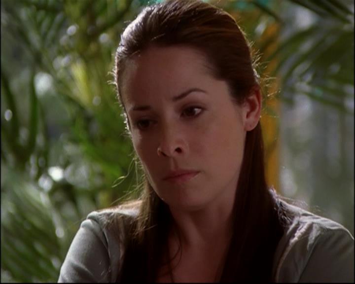 Charmed-Online-dot-818TheTornIdentity2211.jpg Charmed-Online-dot-818TheTornIdentity2211.jpg