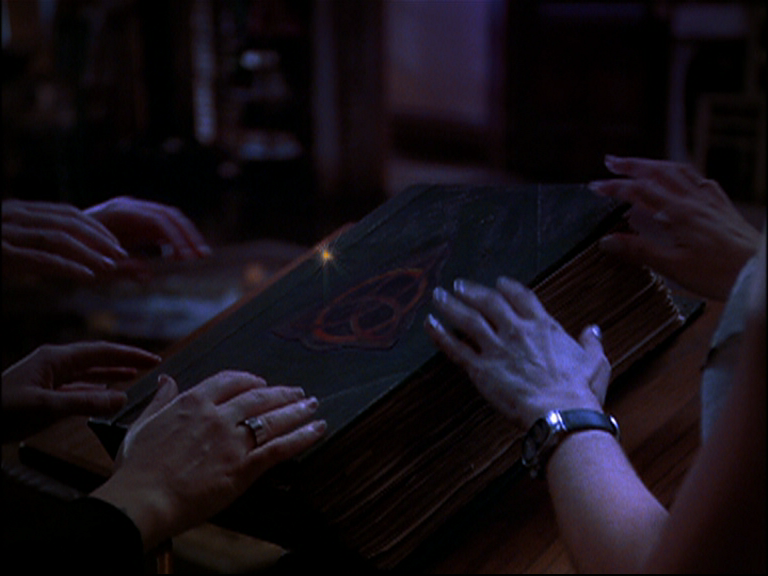 charmed-online_dot_net_OpeningCreditsS8-00105.png charmed-online_dot_net_OpeningCreditsS8-00105.png