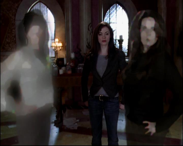 Charmed-Online-dot-TheMakingOfCharmed0147.jpg Charmed-Online-dot-TheMakingOfCharmed0147.jpg