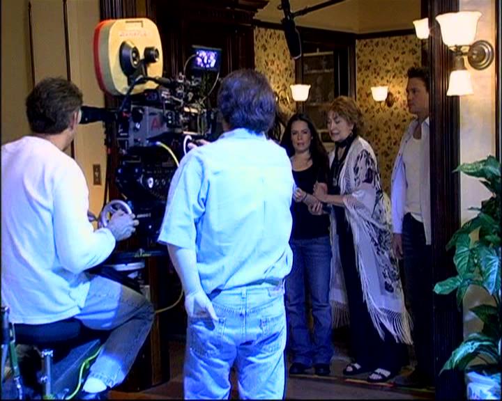 Charmed-Online-dot-TheMakingOfCharmed0554.jpg Charmed-Online-dot-TheMakingOfCharmed0554.jpg