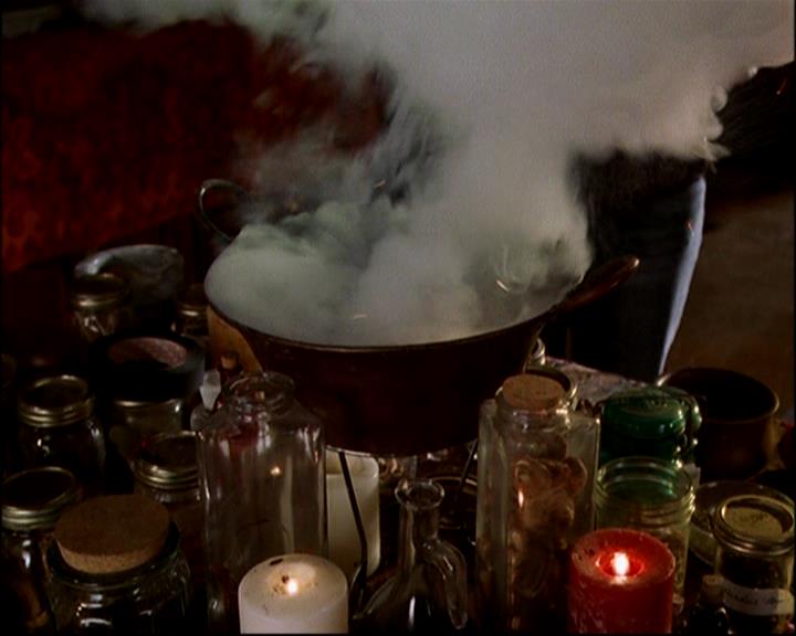 Charmed-Online-dot-TheMakingOfCharmed0555.jpg Charmed-Online-dot-TheMakingOfCharmed0555.jpg