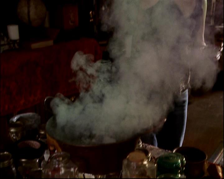 Charmed-Online-dot-TheMakingOfCharmed0556.jpg Charmed-Online-dot-TheMakingOfCharmed0556.jpg