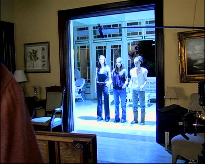 Charmed-Online-dot-TheMakingOfCharmed0562.jpg Charmed-Online-dot-TheMakingOfCharmed0562.jpg