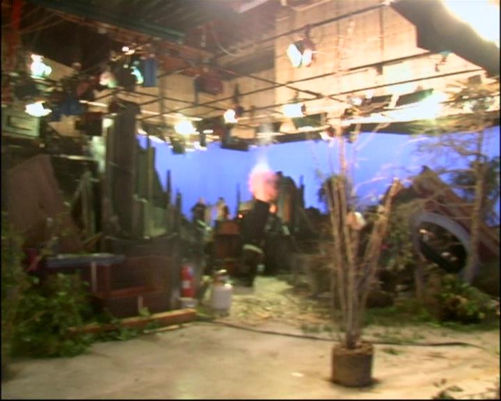 Charmed-Online-dot-TheMakingOfCharmed0611.jpg Charmed-Online-dot-TheMakingOfCharmed0611.jpg