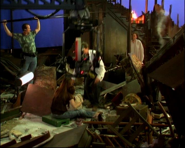 Charmed-Online-dot-TheMakingOfCharmed0717.jpg Charmed-Online-dot-TheMakingOfCharmed0717.jpg