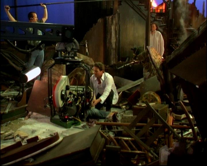 Charmed-Online-dot-TheMakingOfCharmed0720.jpg Charmed-Online-dot-TheMakingOfCharmed0720.jpg