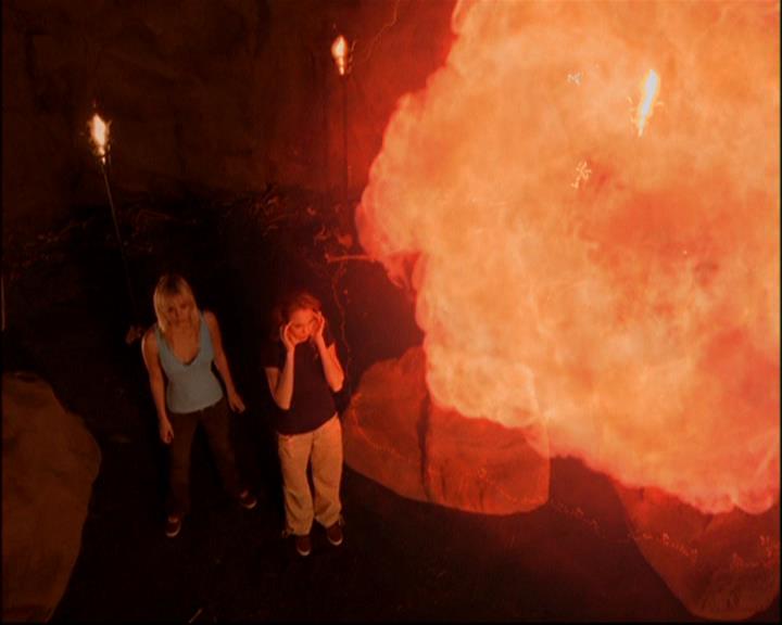 Charmed-Online-dot-TheMakingOfCharmed0872.jpg Charmed-Online-dot-TheMakingOfCharmed0872.jpg