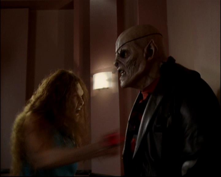 Charmed-Online-dot-TheMakingOfCharmed0904.jpg Charmed-Online-dot-TheMakingOfCharmed0904.jpg