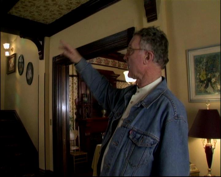 Charmed-Online-dot-ToTheManorBorn0056.jpg Charmed-Online-dot-ToTheManorBorn0056.jpg