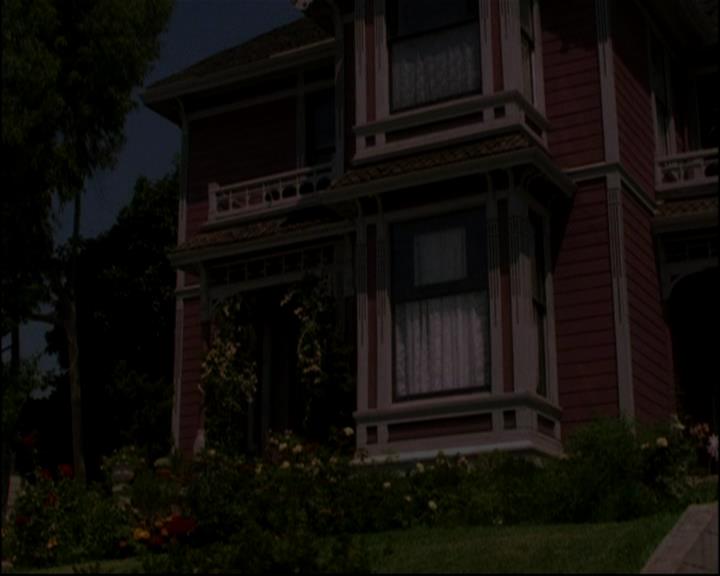 Charmed-Online-dot-ToTheManorBorn0116.jpg Charmed-Online-dot-ToTheManorBorn0116.jpg