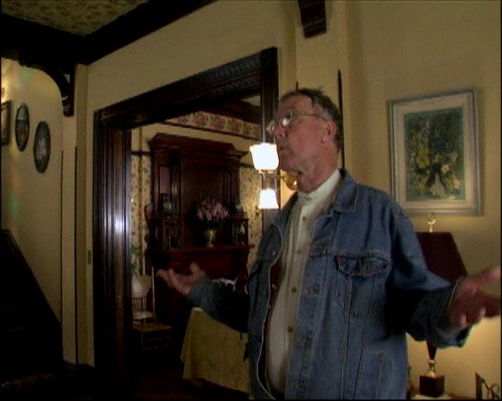 Charmed-Online-dot-ToTheManorBorn0125.jpg Charmed-Online-dot-ToTheManorBorn0125.jpg