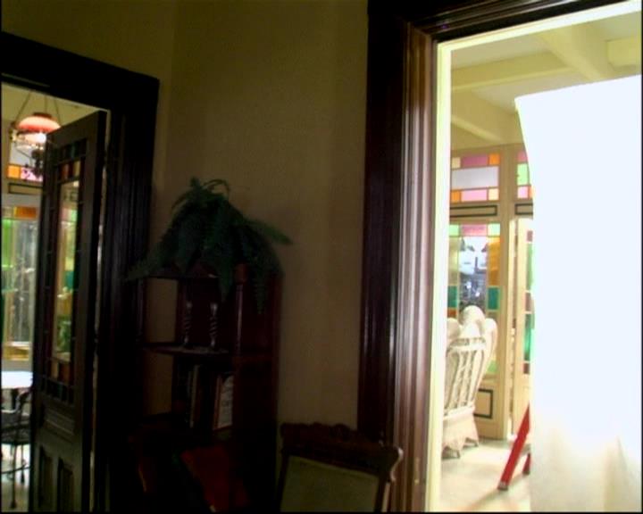 Charmed-Online-dot-ToTheManorBorn0171.jpg Charmed-Online-dot-ToTheManorBorn0171.jpg