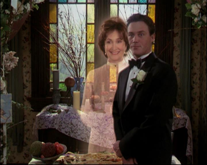 Charmed-Online-dot-ToTheManorBorn0246.jpg Charmed-Online-dot-ToTheManorBorn0246.jpg