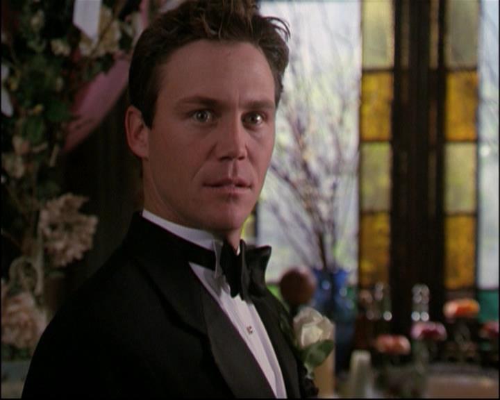 Charmed-Online-dot-ToTheManorBorn0257.jpg Charmed-Online-dot-ToTheManorBorn0257.jpg