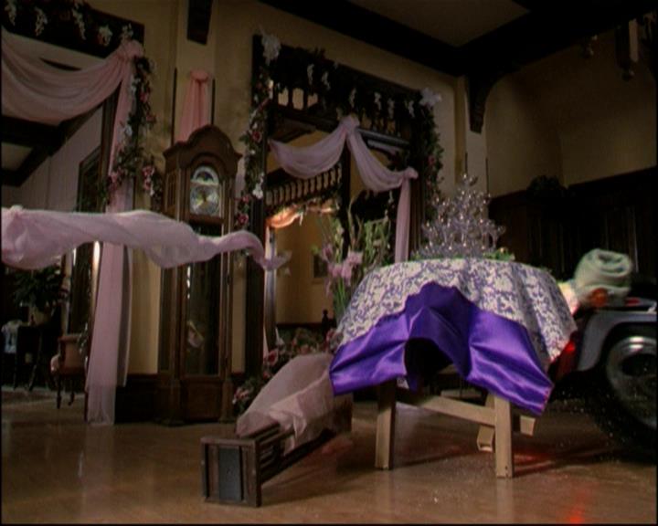 Charmed-Online-dot-ToTheManorBorn0259.jpg Charmed-Online-dot-ToTheManorBorn0259.jpg