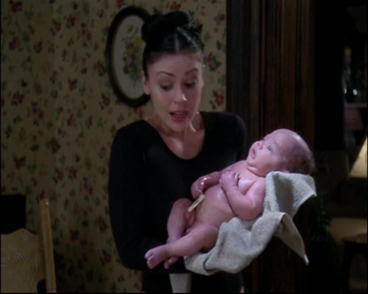 Charmed-Online-dot-ToTheManorBorn0281.jpg Charmed-Online-dot-ToTheManorBorn0281.jpg