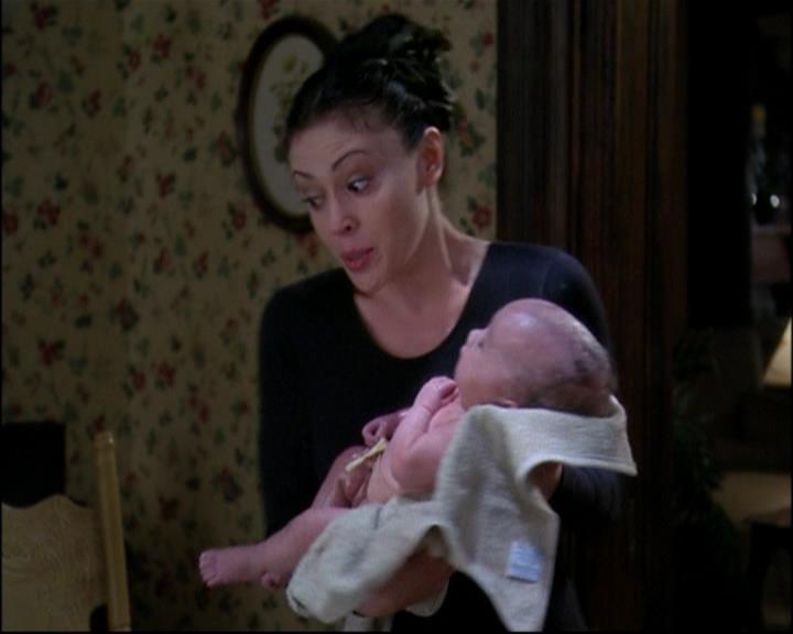 Charmed-Online-dot-ToTheManorBorn0282.jpg Charmed-Online-dot-ToTheManorBorn0282.jpg