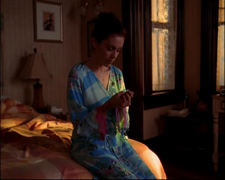 Charmed-Online-dot-ToTheManorBorn0299.jpg Charmed-Online-dot-ToTheManorBorn0299.jpg