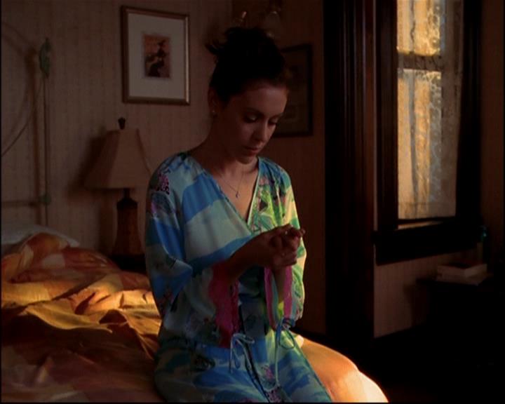 Charmed-Online-dot-ToTheManorBorn0300.jpg Charmed-Online-dot-ToTheManorBorn0300.jpg