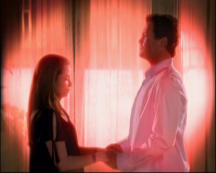 Charmed-Online-dot-ToTheManorBorn0306.jpg Charmed-Online-dot-ToTheManorBorn0306.jpg