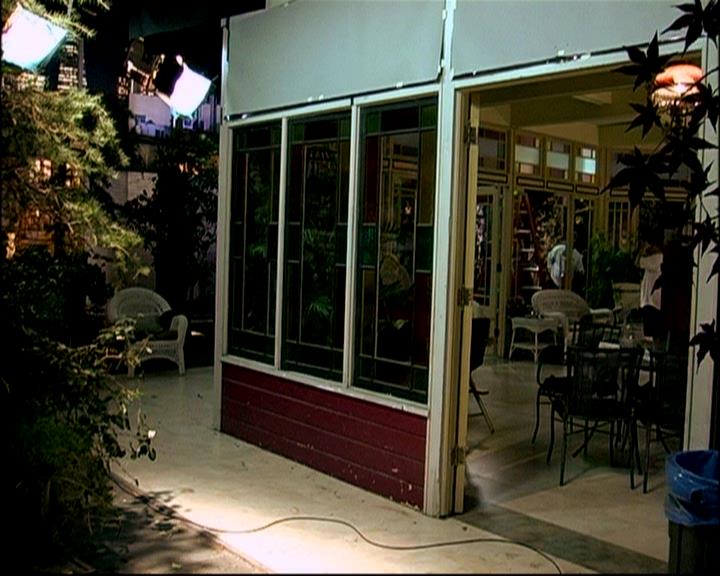 Charmed-Online-dot-ToTheManorBorn0407.jpg Charmed-Online-dot-ToTheManorBorn0407.jpg