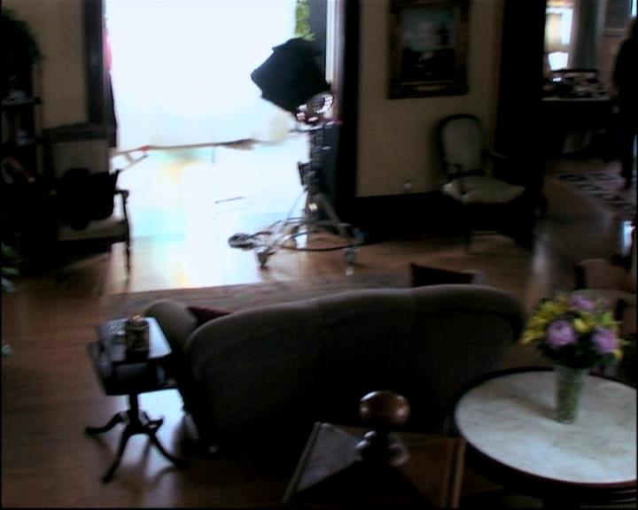 Charmed-Online-dot-ToTheManorBorn0417.jpg Charmed-Online-dot-ToTheManorBorn0417.jpg