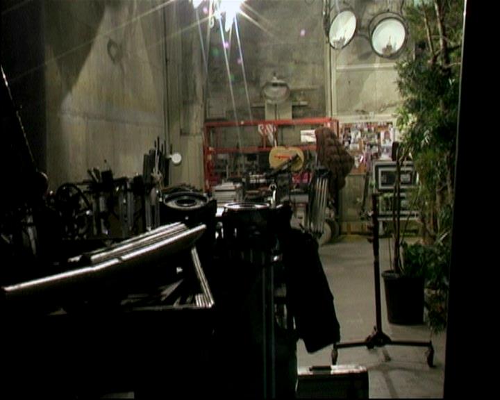 Charmed-Online-dot-ToTheManorBorn0422.jpg Charmed-Online-dot-ToTheManorBorn0422.jpg