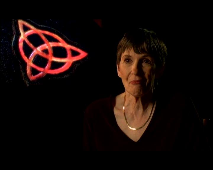 Charmed-Online-dot-ToTheManorBorn0489.jpg Charmed-Online-dot-ToTheManorBorn0489.jpg