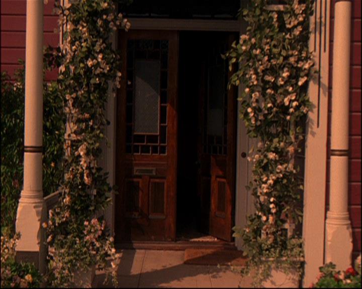 Charmed-Online-dot-ToTheManorBorn0493.jpg Charmed-Online-dot-ToTheManorBorn0493.jpg