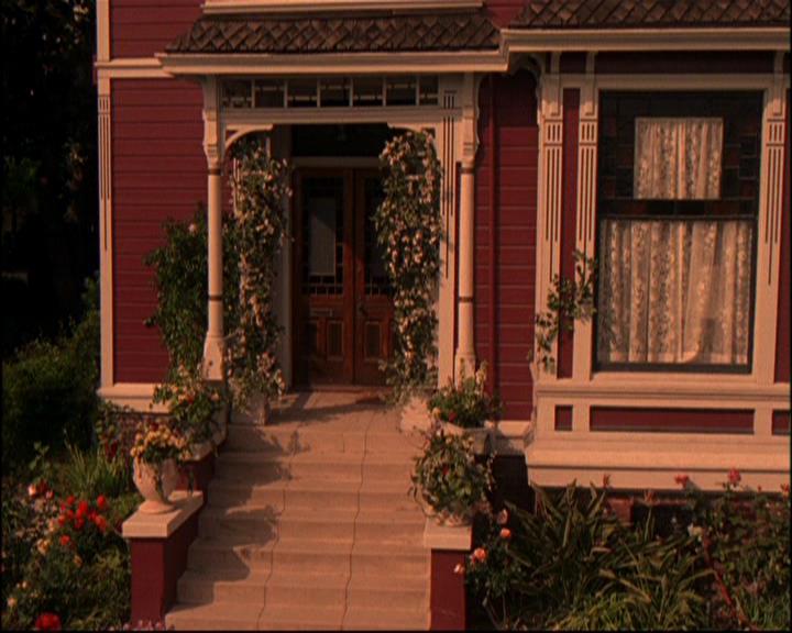 Charmed-Online-dot-ToTheManorBorn0498.jpg Charmed-Online-dot-ToTheManorBorn0498.jpg