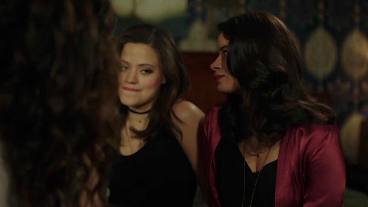 Charmed-Online-dot-nl_Charmed-1x01Pilot00086.jpg