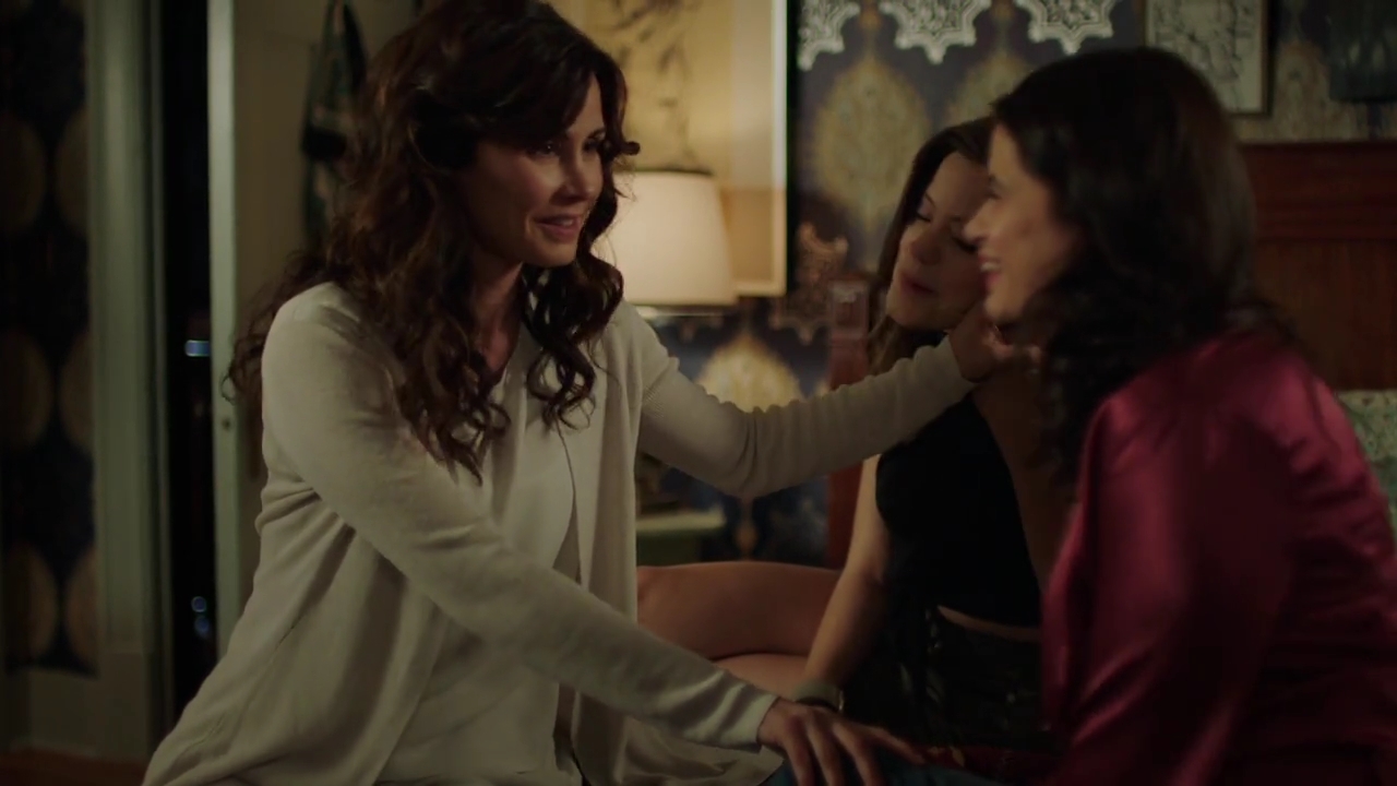 Charmed-Online-dot-nl_Charmed-1x01Pilot00103.jpg