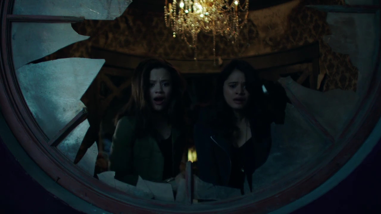 Charmed-Online-dot-nl_Charmed-1x01Pilot00365.jpg