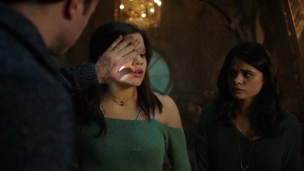 Charmed-Online-dot-nl_Charmed-1x01Pilot01568.jpg Charmed-Online-dot-nl_Charmed-1x01Pilot01568.jpg