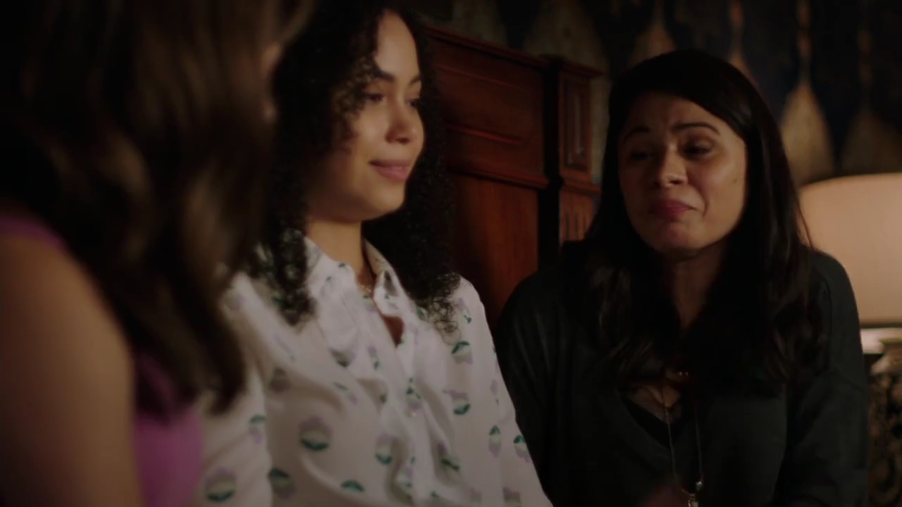 Charmed-Online-dot-nl_Charmed-1x01Pilot02034.jpg