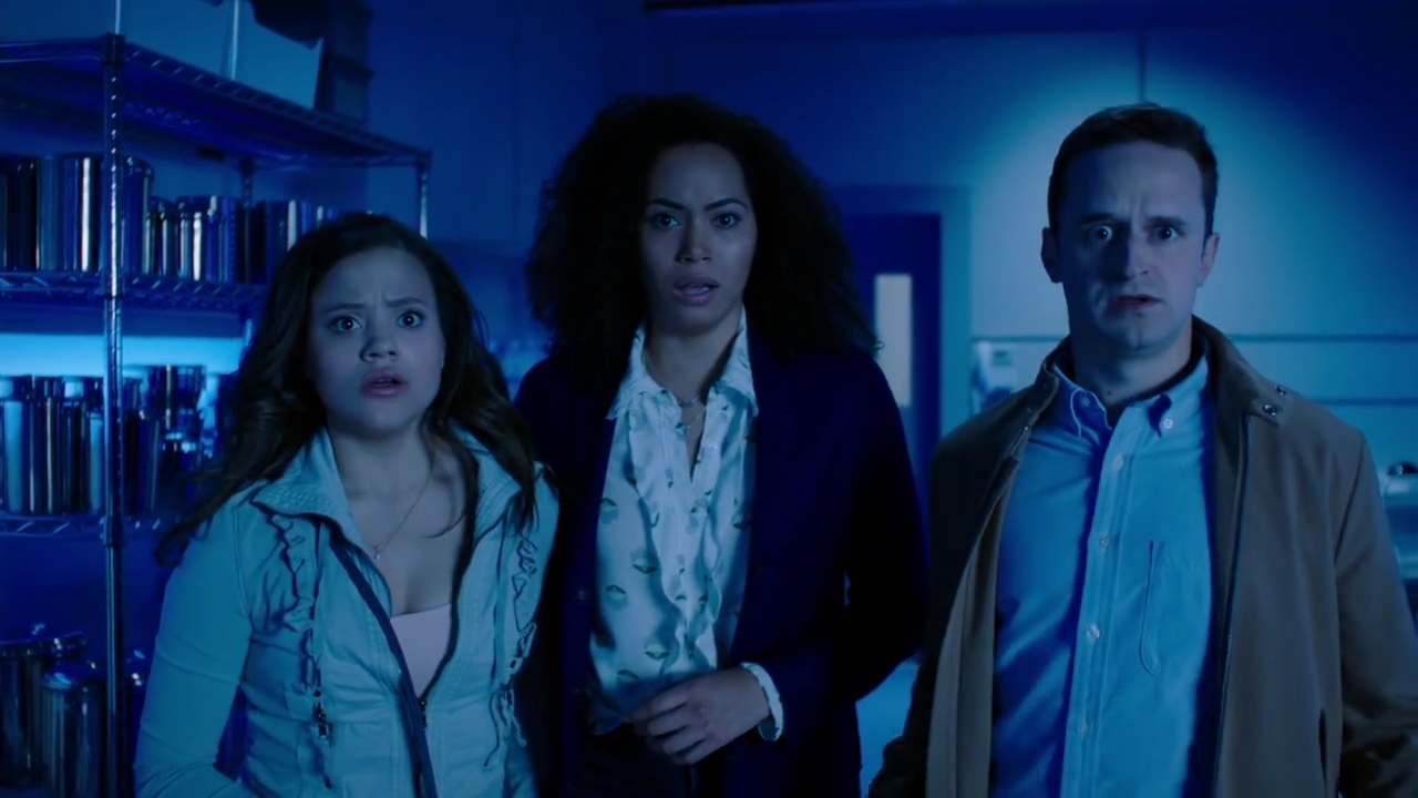 Charmed-Online-dot-nl_Charmed-1x01Pilot02210.jpg