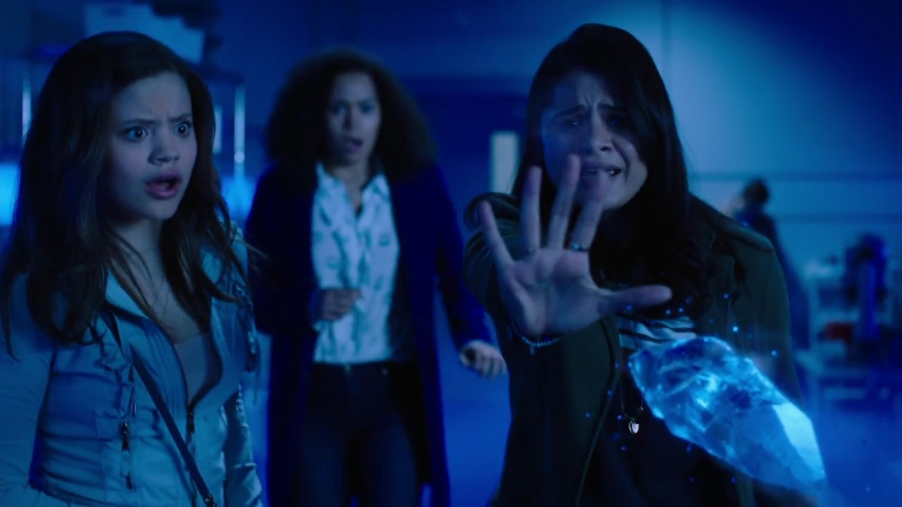 Charmed-Online-dot-nl_Charmed-1x01Pilot02236.jpg Charmed-Online-dot-nl_Charmed-1x01Pilot02236.jpg