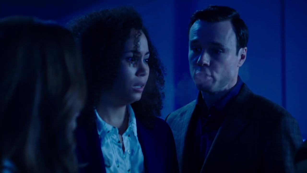 Charmed-Online-dot-nl_Charmed-1x01Pilot02259.jpg