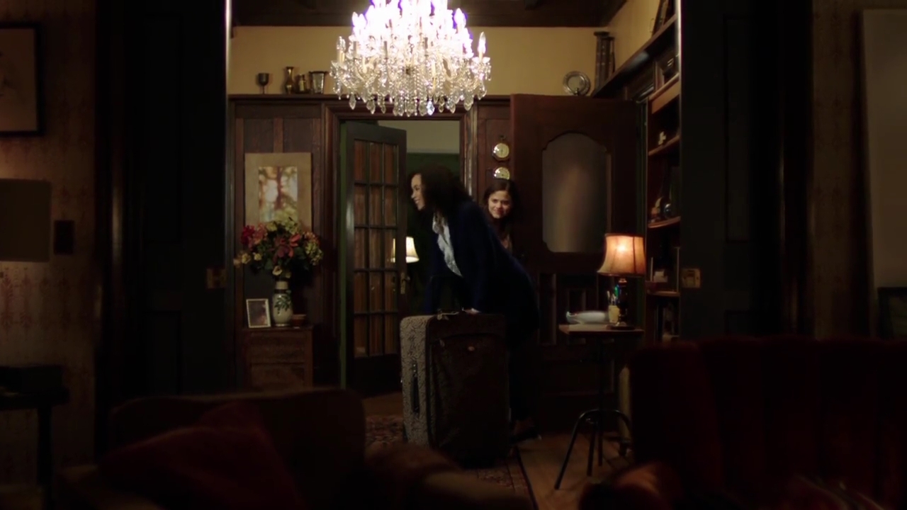 Charmed-Online-dot-nl_Charmed-1x01Pilot02431.jpg