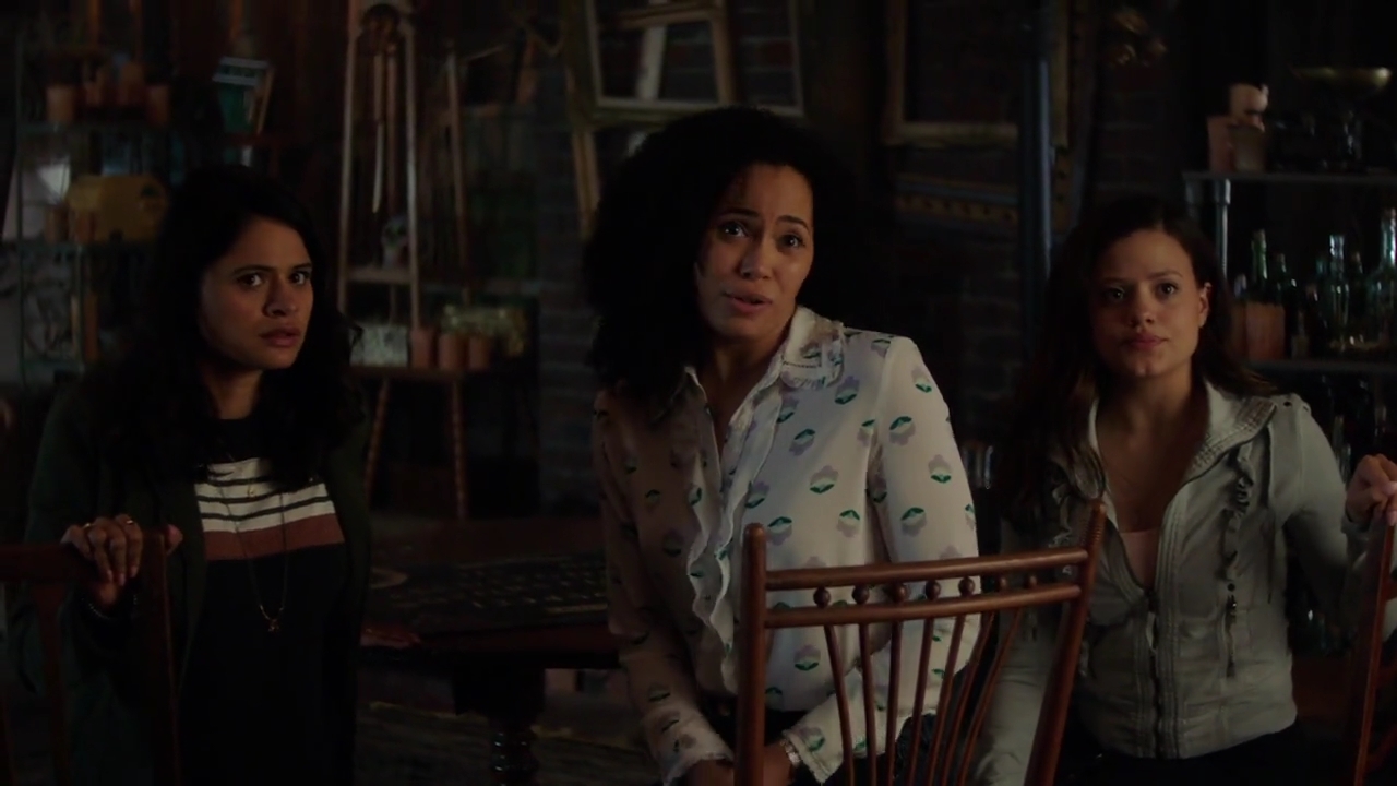 Charmed-Online-dot-nl_Charmed-1x02LetThisMotherOut00068.jpg