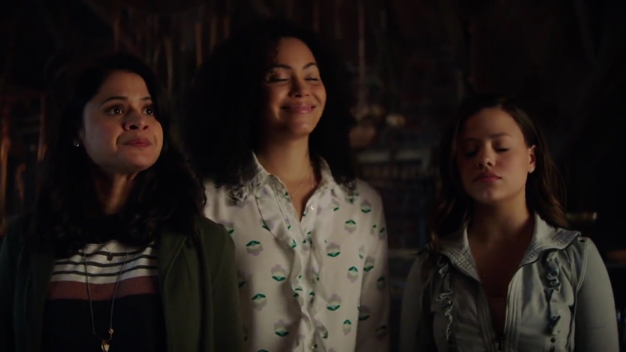 Charmed-Online-dot-nl_Charmed-1x02LetThisMotherOut00094.jpg