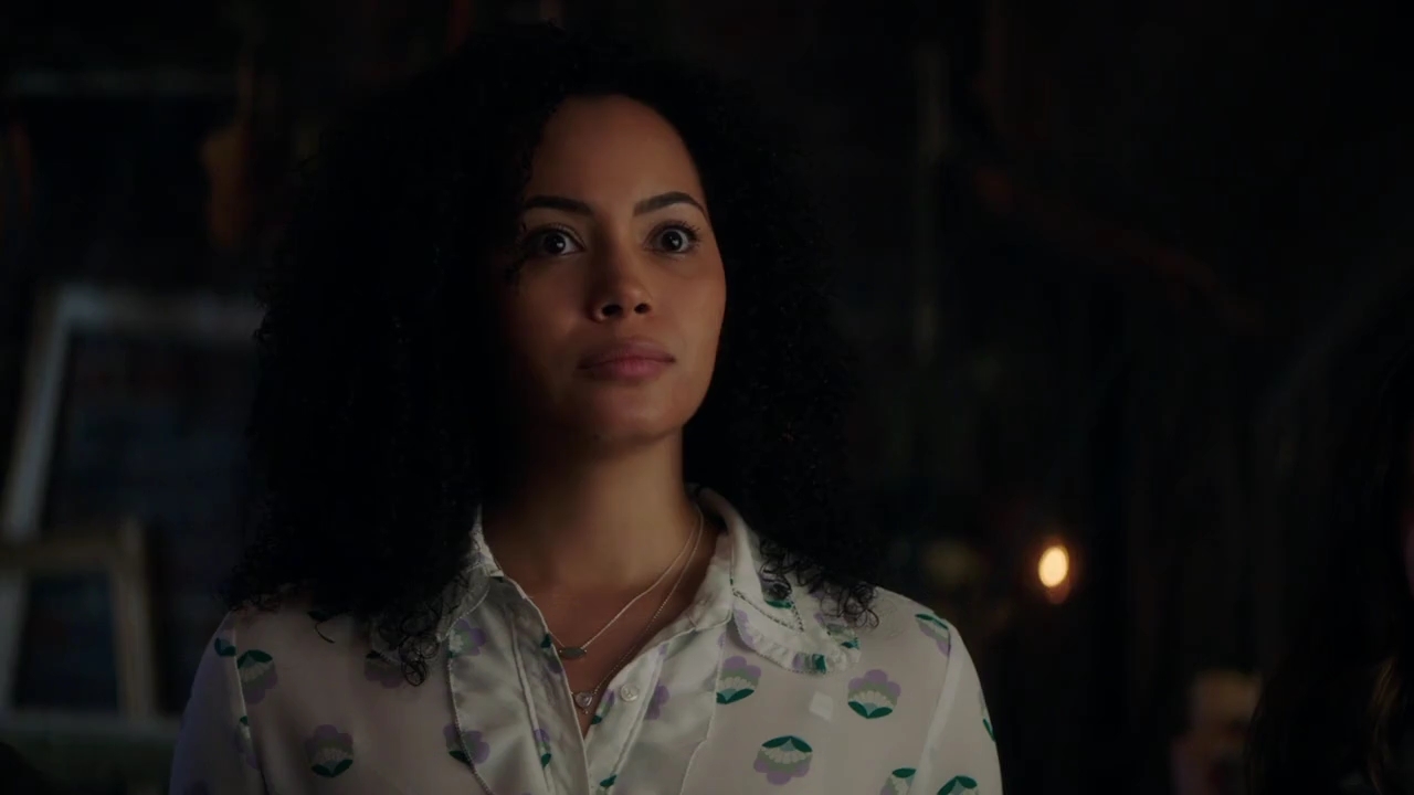 Charmed-Online-dot-nl_Charmed-1x02LetThisMotherOut00106.jpg