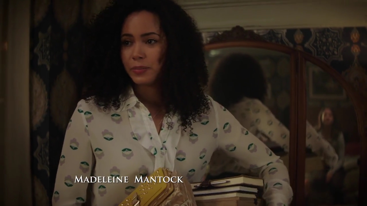 Charmed-Online-dot-nl_Charmed-1x02LetThisMotherOut00145.jpg