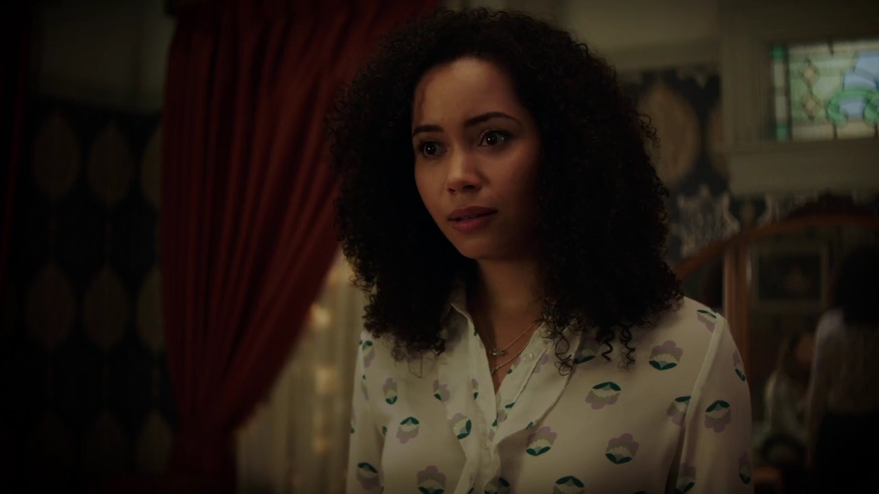 Charmed-Online-dot-nl_Charmed-1x02LetThisMotherOut00290.jpg
