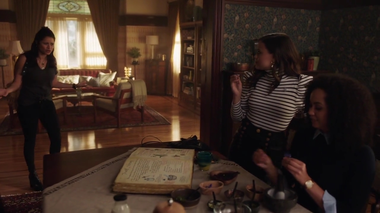 Charmed-Online-dot-nl_Charmed-1x02LetThisMotherOut00331.jpg Charmed-Online-dot-nl_Charmed-1x02LetThisMotherOut00331.jpg