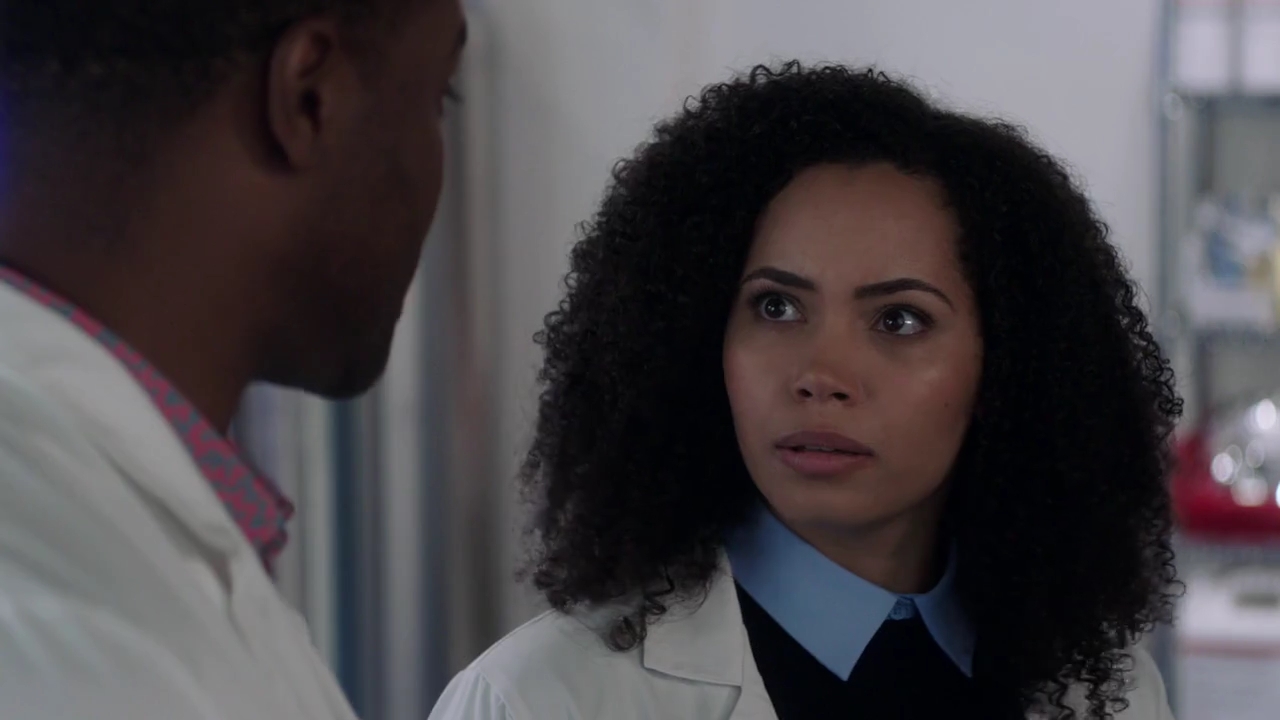 Charmed-Online-dot-nl_Charmed-1x02LetThisMotherOut00555.jpg