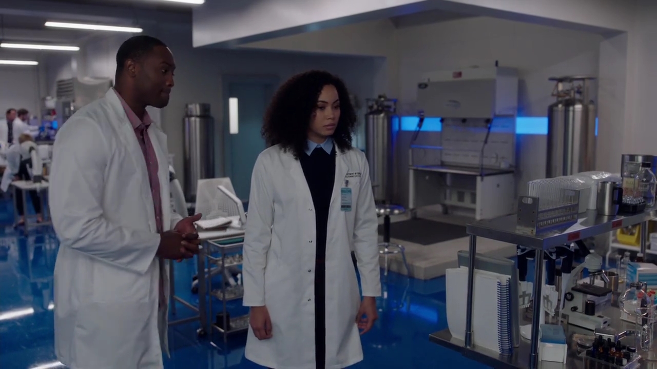 Charmed-Online-dot-nl_Charmed-1x02LetThisMotherOut00559.jpg